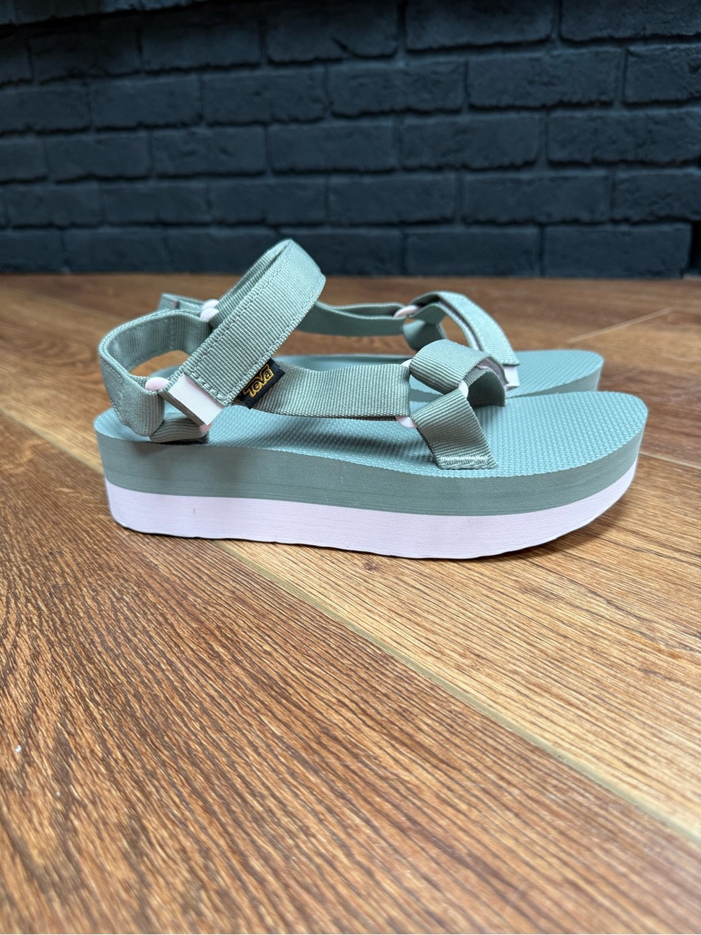 Teva Flatform Universal Sandal
